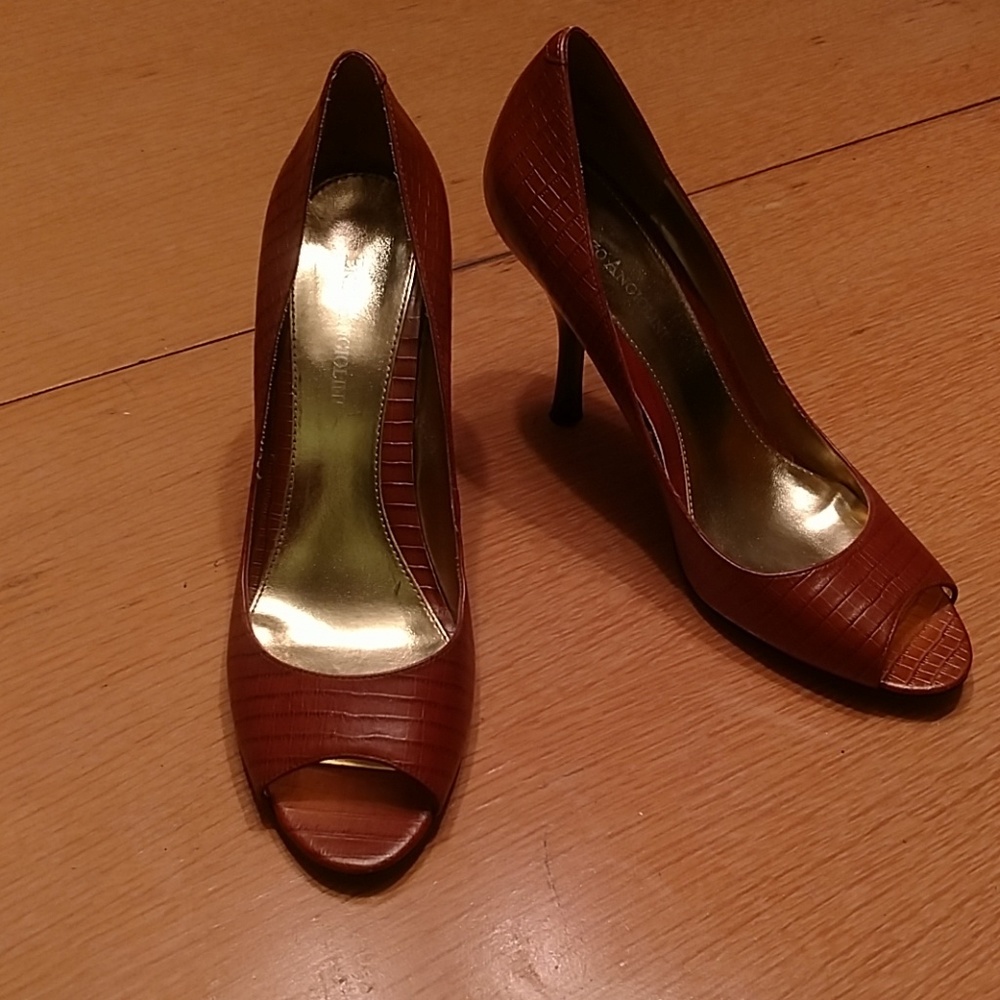 Enzo Angiolini leather peep toe heels
